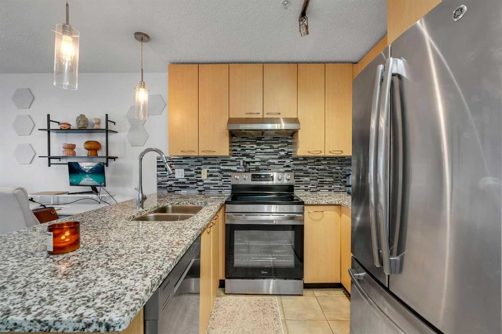 Fifth View of 214, 5115 Richard Road SW, Lincoln Park, Calgary, Alberta, T3E 7M7