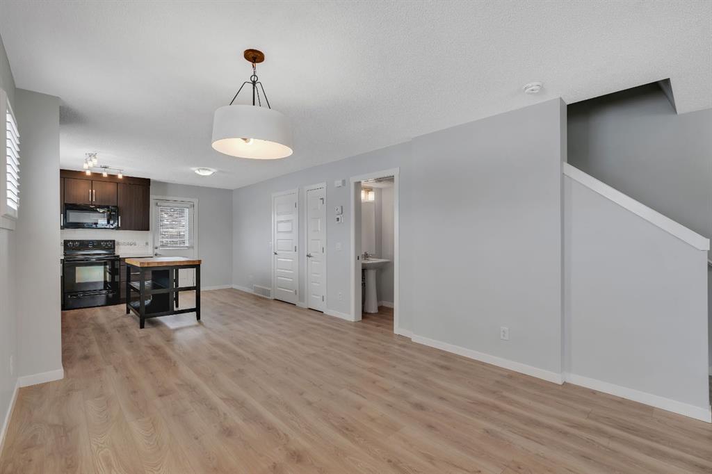 Fifth View of 406 Mckenzie Towne Close SE, McKenzie Towne, Calgary, Alberta, T2Z 1A9
