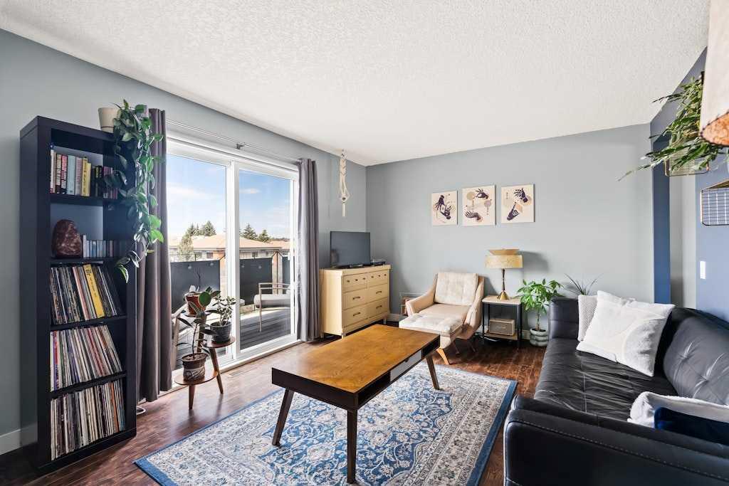 Third View of 7, 1603 Mcgonigal Drive NE, Mayland Heights, Calgary, Alberta, T3E5W2