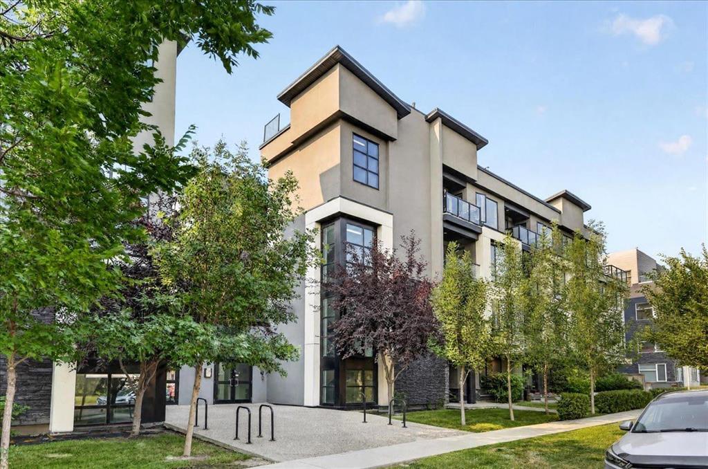 Third View of 304, 607 17 Avenue NW, Mount Pleasant, Calgary, Alberta, T2M 0N6