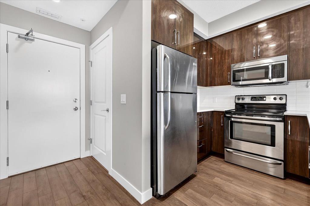 Fourth View of 304, 607 17 Avenue NW, Mount Pleasant, Calgary, Alberta, T2M 0N6