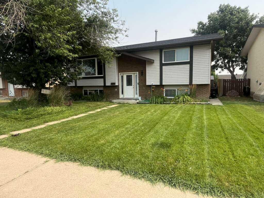 10 Chow Avenue SE, A2334064, Alberta,