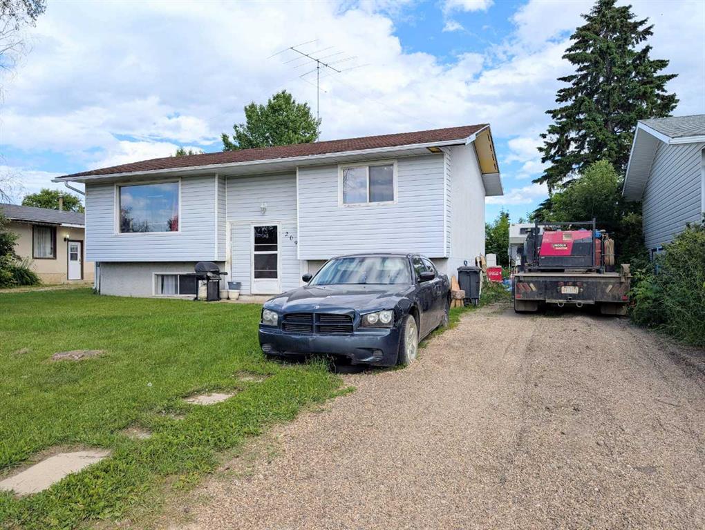 209 7 Street SE, A2334077, Alberta,