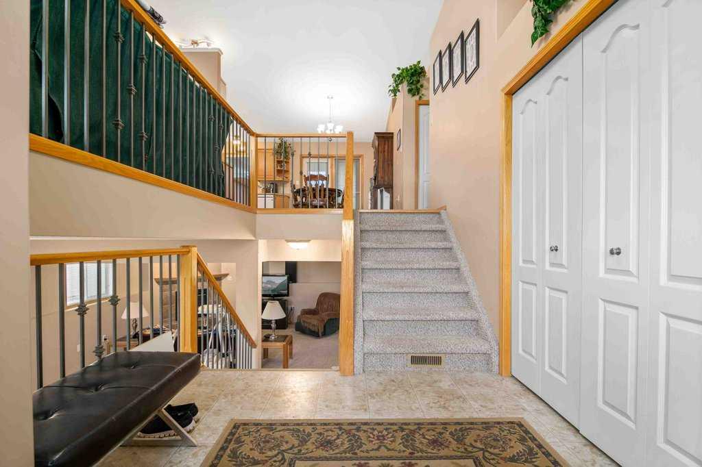 Fourth View of 112 Sunset Drive SW, SW Southridge, Medicine Hat, Alberta, T1B 4T8