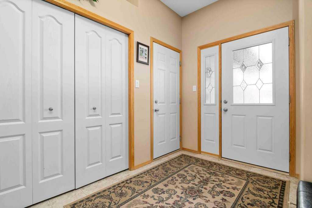 Fifth View of 112 Sunset Drive SW, SW Southridge, Medicine Hat, Alberta, T1B 4T8