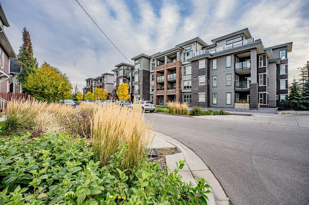 Third View of 3122, 95 Burma Star Road SW, Currie Barracks, Calgary, Alberta, T3E 6L1