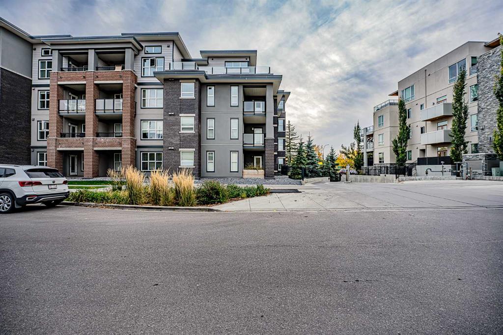 Fourth View of 3122, 95 Burma Star Road SW, Currie Barracks, Calgary, Alberta, T3E 6L1