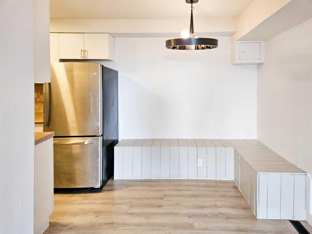 Third View of 14, 3726 Centre Street N, Highland Park, Calgary, Alberta, T2E 2Y3