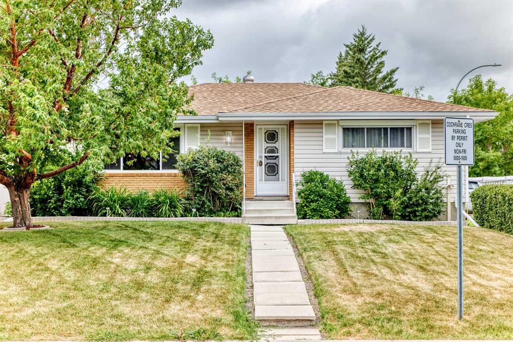 1 Cochrane Crescent , A2334181, Alberta,