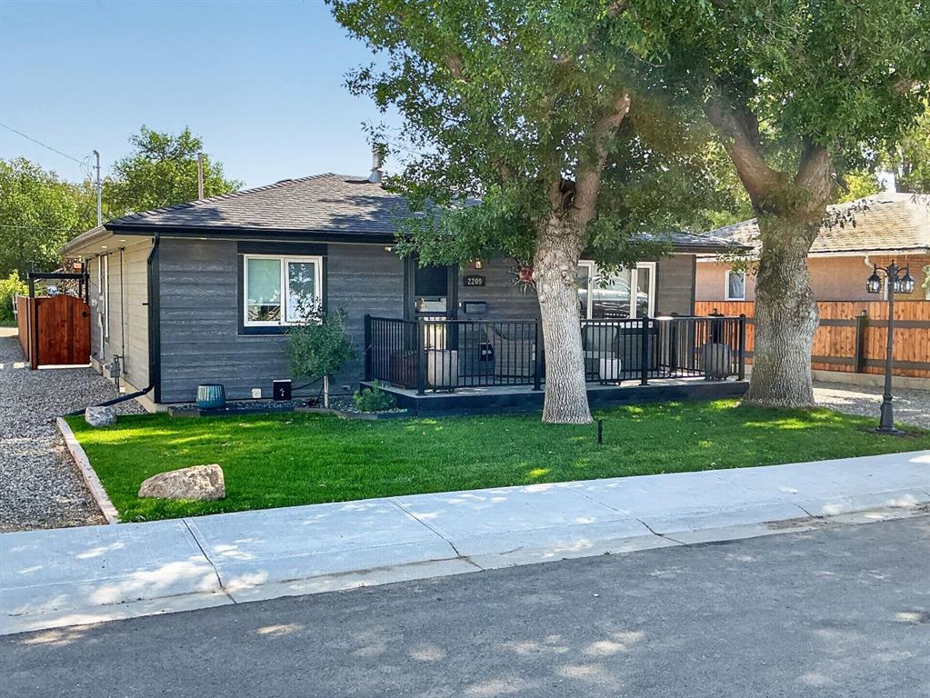 2209 14 Street , A2334214, Alberta,