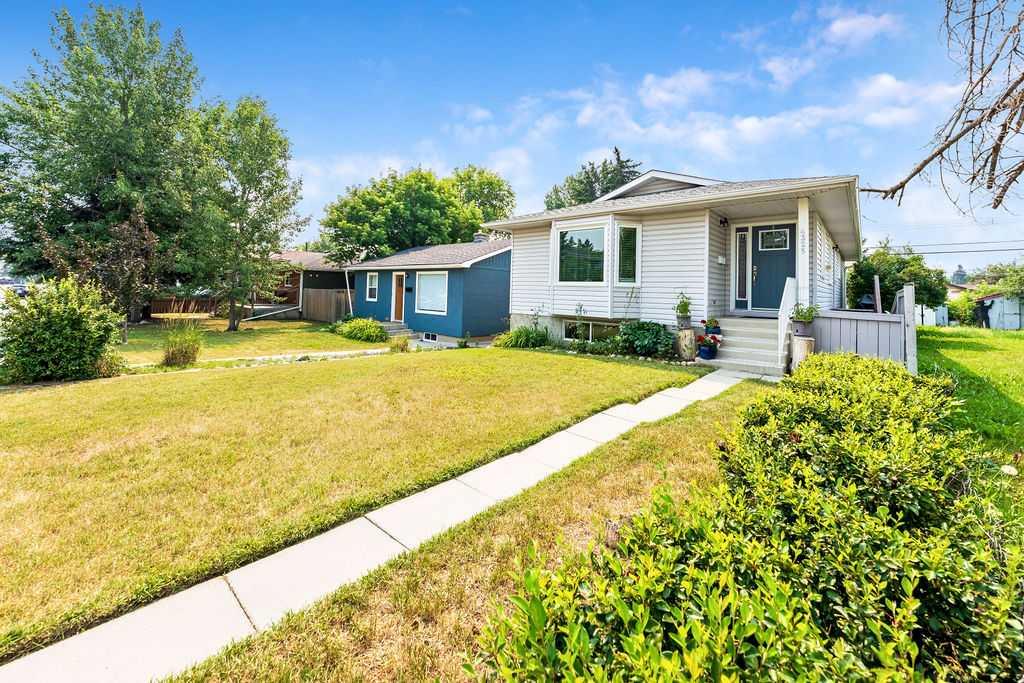 Fourth View of 4325 70 Street NW, Bowness, Calgary, Alberta, T3B 2K4