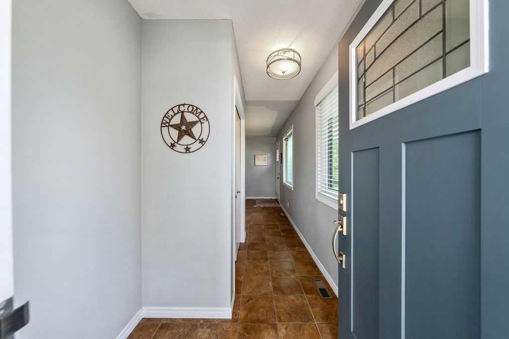 Fifth View of 4325 70 Street NW, Bowness, Calgary, Alberta, T3B 2K4