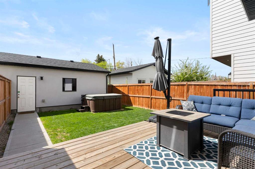 Fourth View of 2507 17 Street NW, Capitol Hill, Calgary, Alberta, T2M3S3