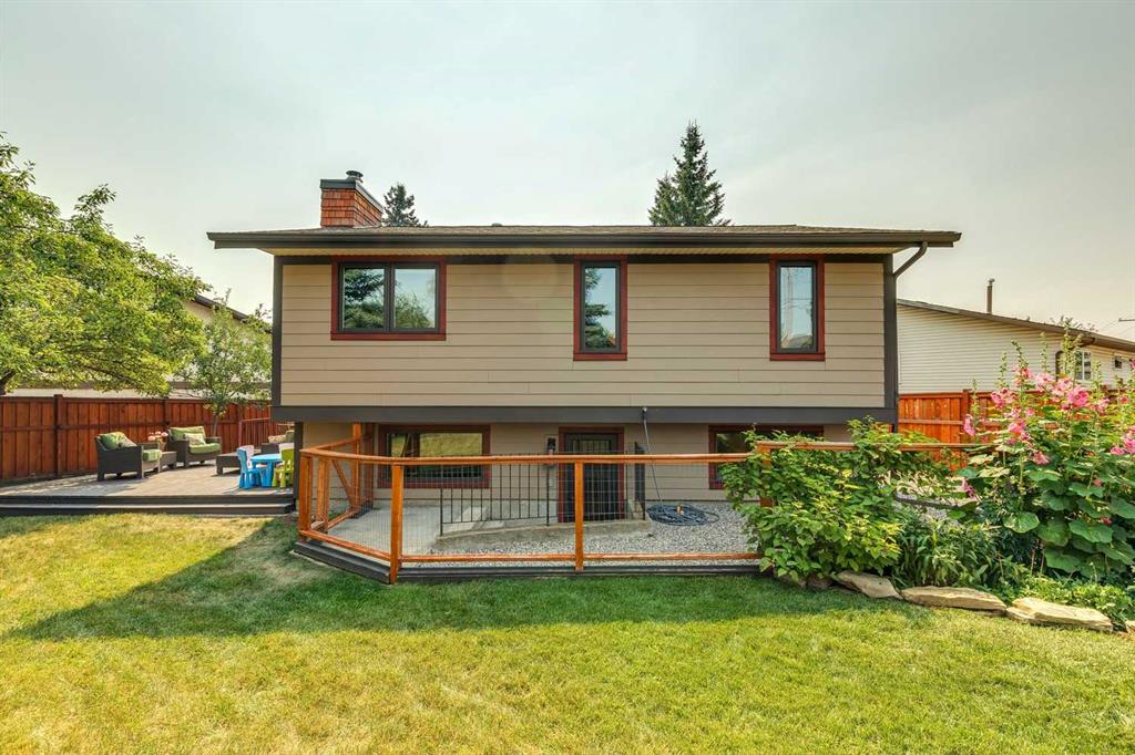 Fifth View of 127 Ranchridge Court NW, Ranchlands, Calgary, Alberta, T3G 1W4