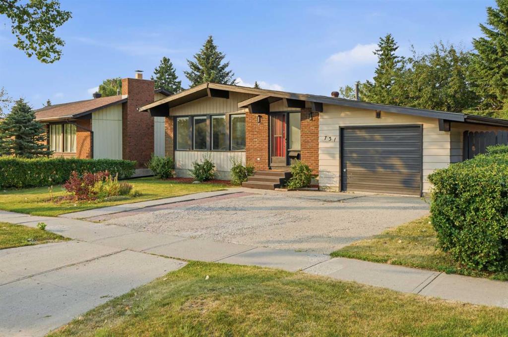 Fourth View of 731 Queensland Drive SE, Queensland, Calgary, Alberta, T2J 4S8