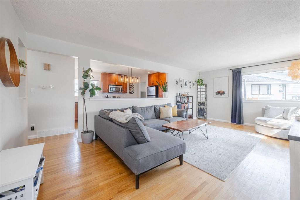 Fourth View of 60 Fairview Crescent SE, Fairview, Calgary, Alberta, T2H 0Z6