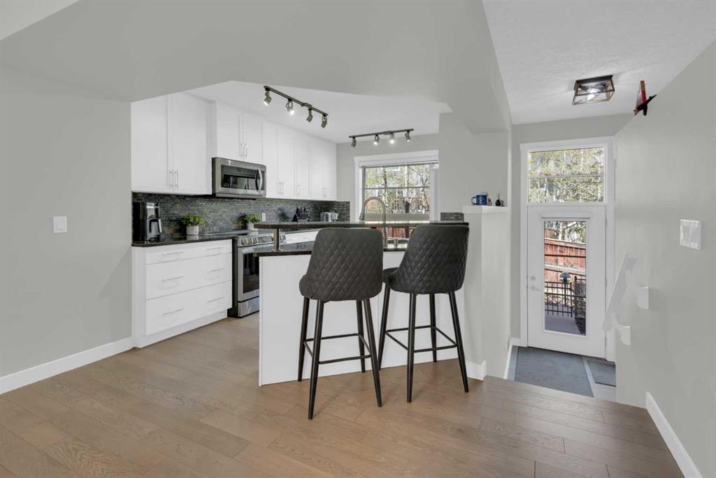 Second View of 24 Aspen Hills Common SW, Aspen Woods, Calgary, Alberta, T3H 0R7