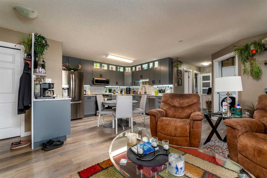 Fifth View of 201, 5102 47 Street , NONE, Lloydminster, Alberta, T9V 0G2