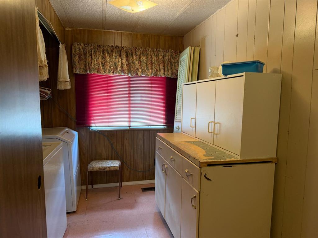 Fifth View of 171 2 Avenue , East Coulee, Drumheller, Alberta, T0J0Y9
