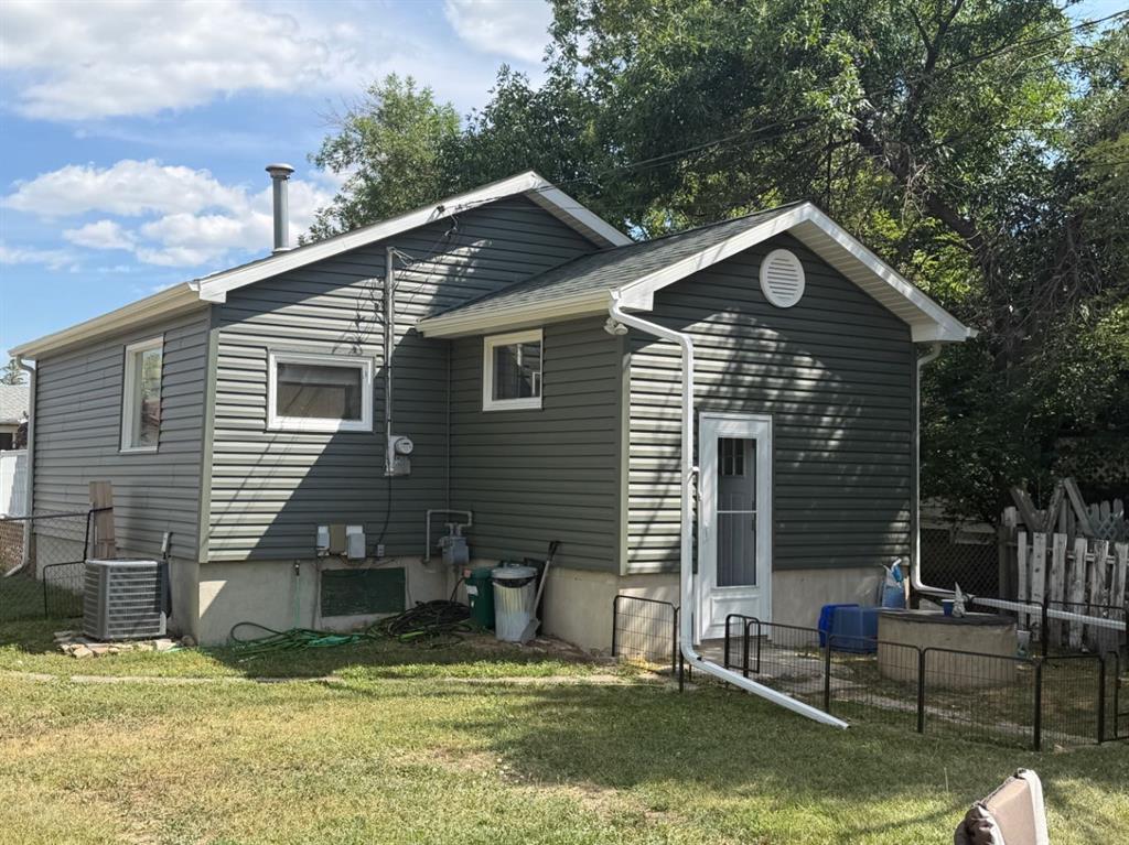 Fifth View of 97 Villa Street , North Drumheller, Drumheller, Alberta, T0J0Y1