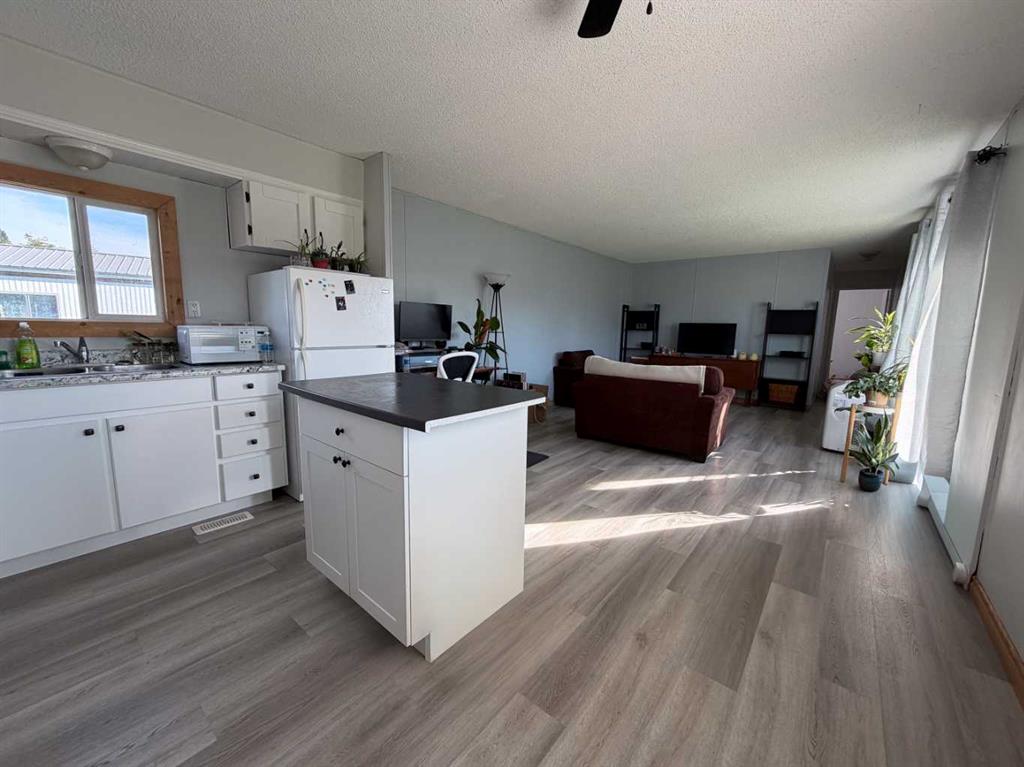Fifth View of 4527 47 AVE Avenue N, NONE, Mayerthorpe, Alberta, T0E 1N0