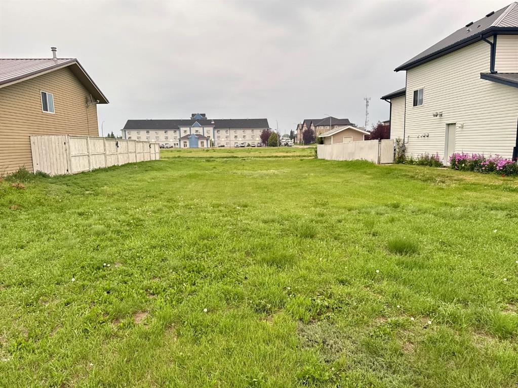 132 Upland Avenue W, A2334435, Alberta,
