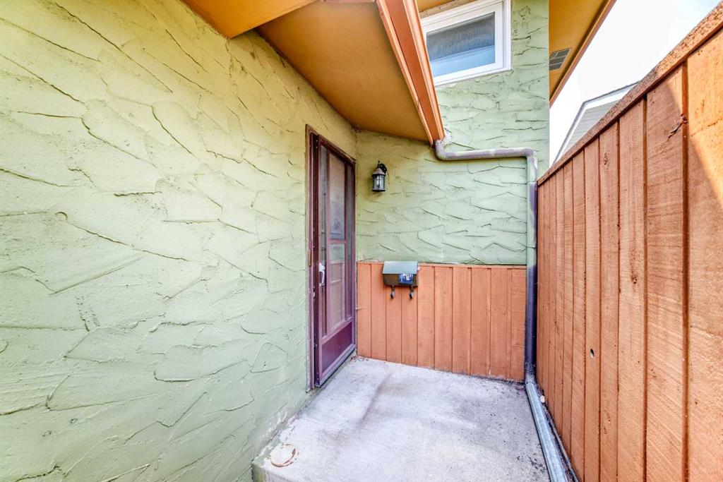 Third View of 136 Midlawn Close SE, Midnapore, Calgary, Alberta, T2X 1A8