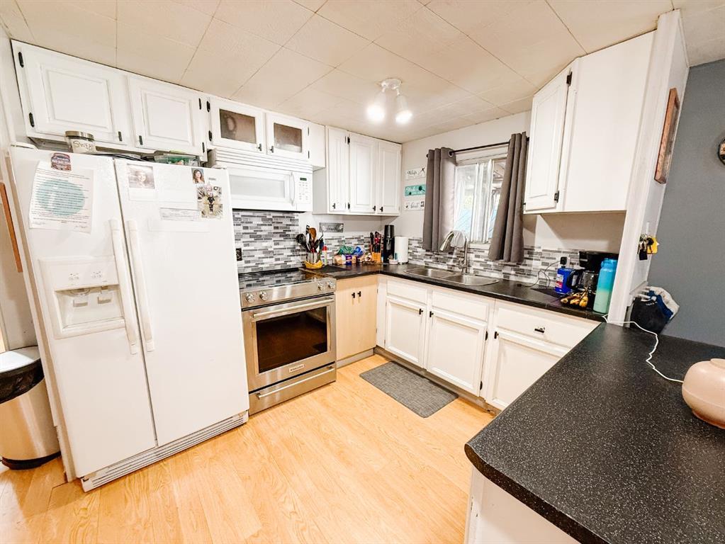 Fifth View of 107, 5311 60 Street , Rocky Mountain Estates, Rocky Mountain House, Alberta, T4T 1N2