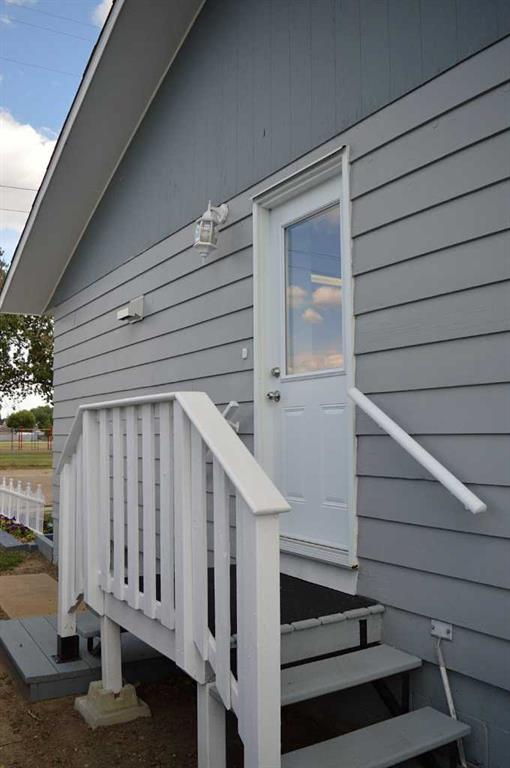 Fifth View of 76 Brock Street , NONE, Irvine, Alberta, T0J 1V0