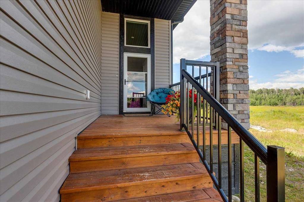 Fifth View of 136 12 Avenue NE, NONE, Sundre, Alberta, T0M 1X0