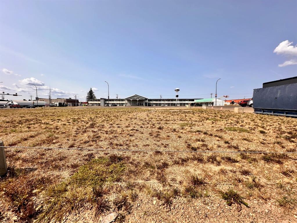 Fifth View of 820 2 Street W, Central, Brooks, Alberta, T1R 1C8