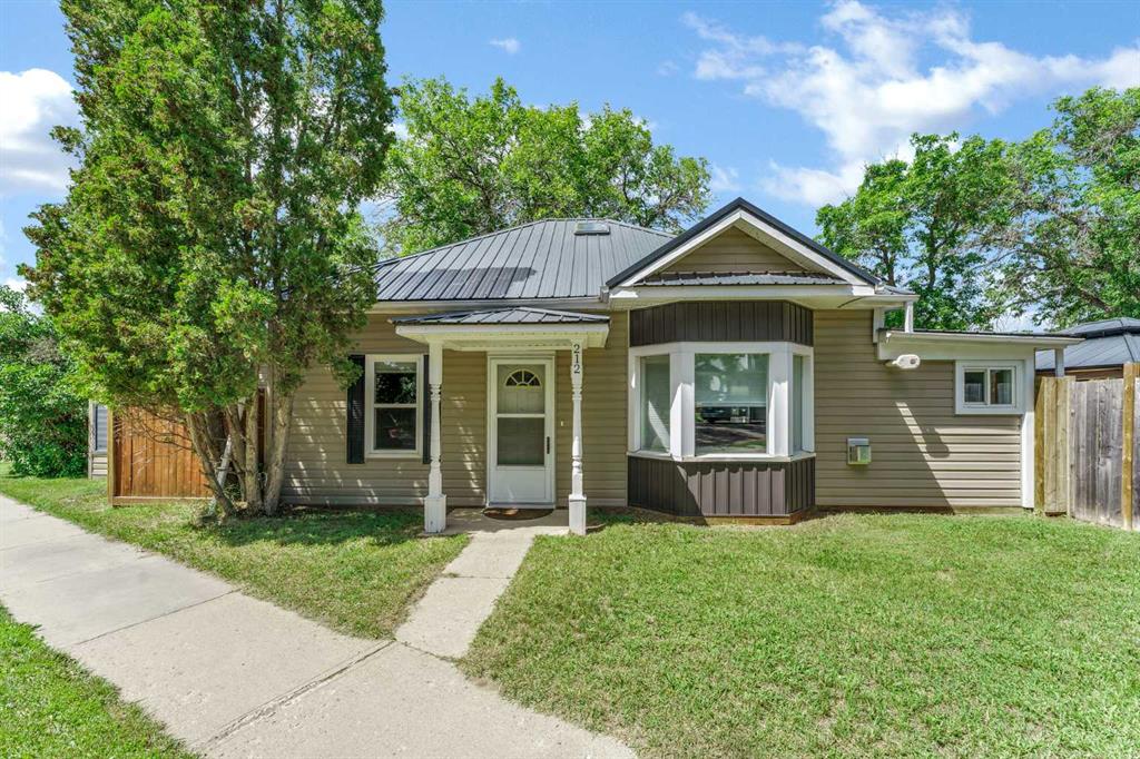 212 6 Street SE, A2334472, Alberta,