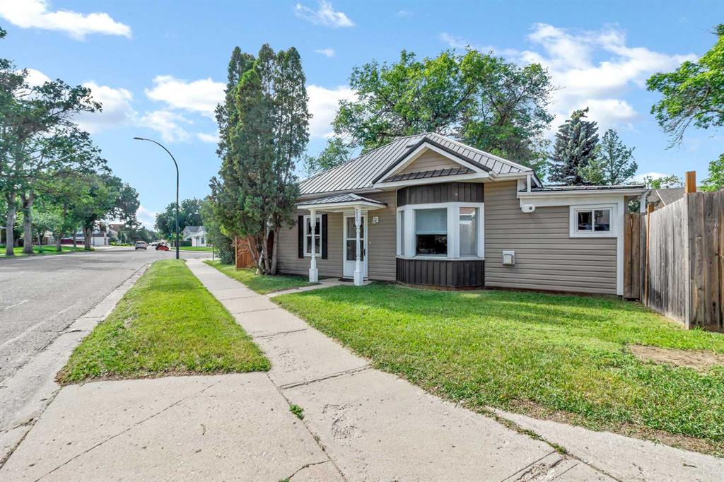 Fourth View of 212 6 Street SE, SE Hill, Medicine Hat, Alberta, T1A 1H1