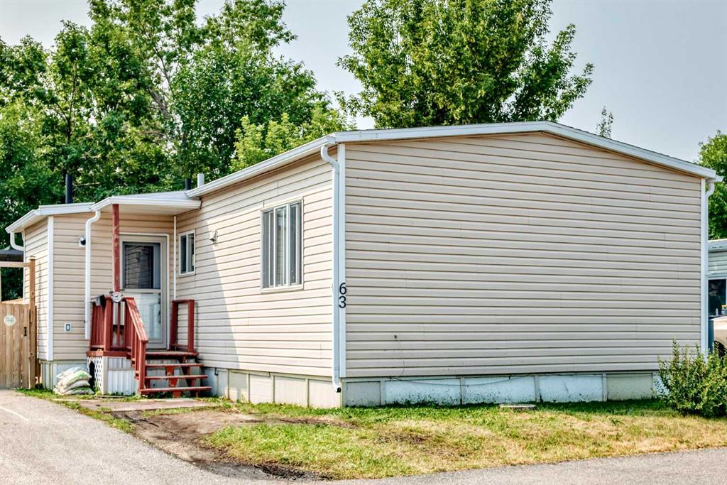 Third View of 63, 6220 17 Avenue SE, Red Carpet, Calgary, Alberta, T2A 0W6
