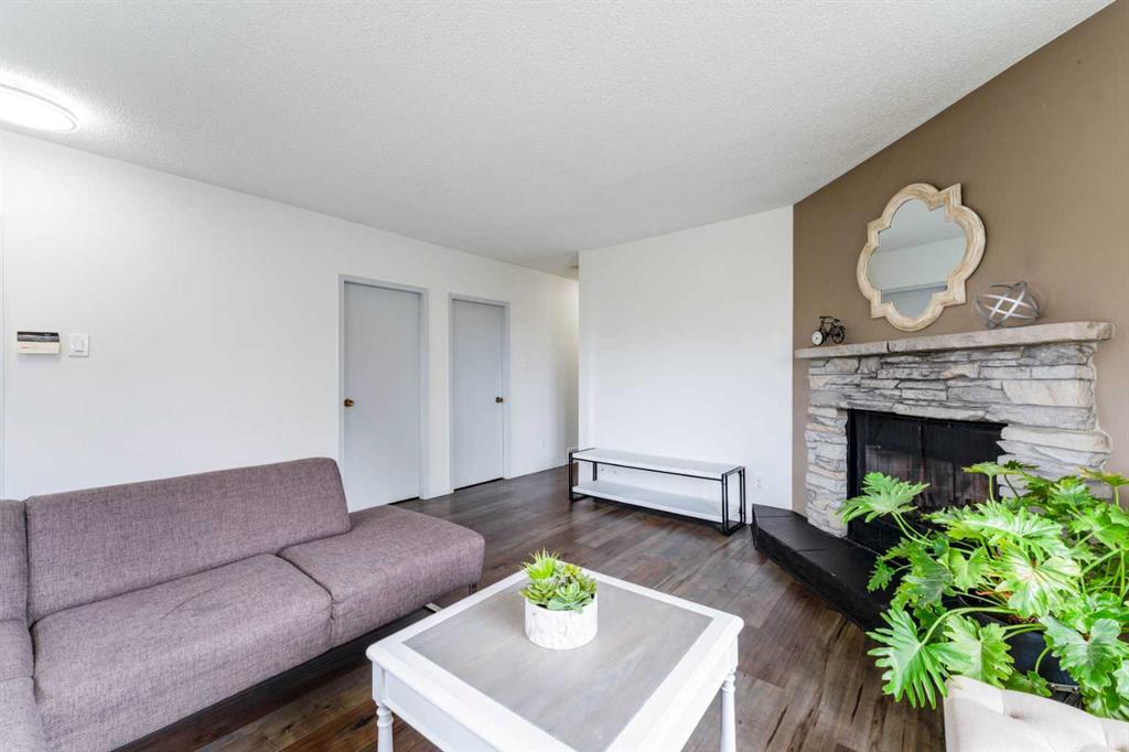 Third View of 1502 40 Street SE, Forest Lawn, Calgary, Alberta, T2A 1K2