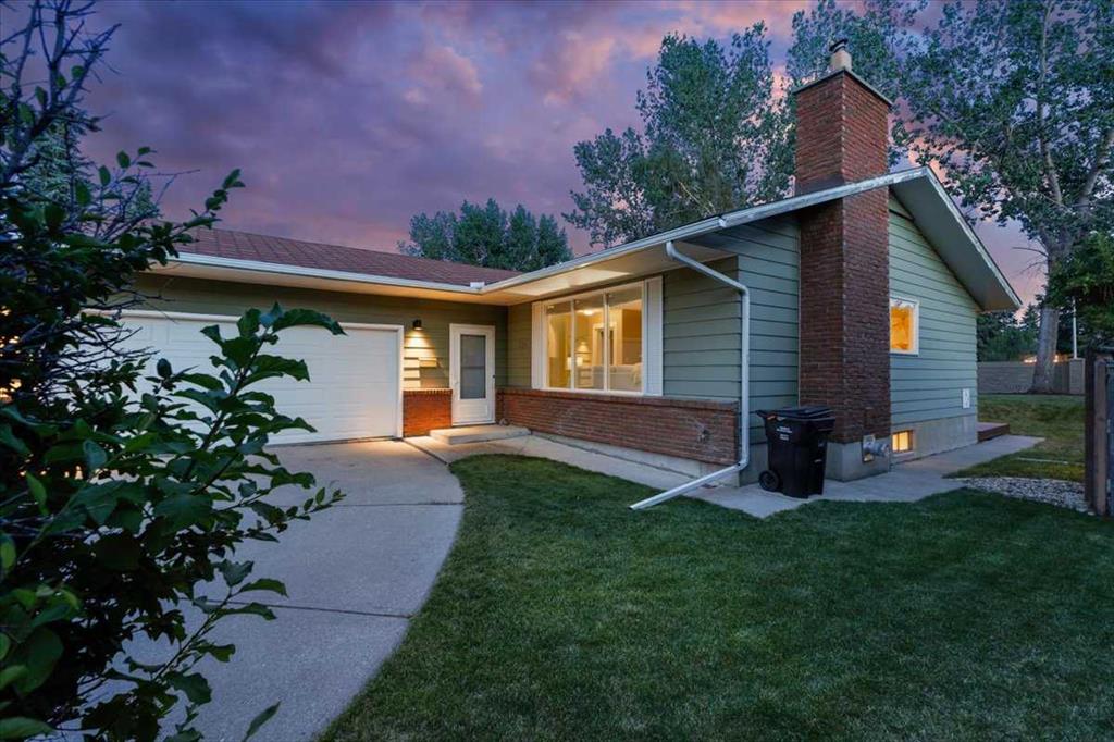 Third View of 124 Oakmoor Place SW, Oakridge, Calgary, Alberta, T2V 4A3