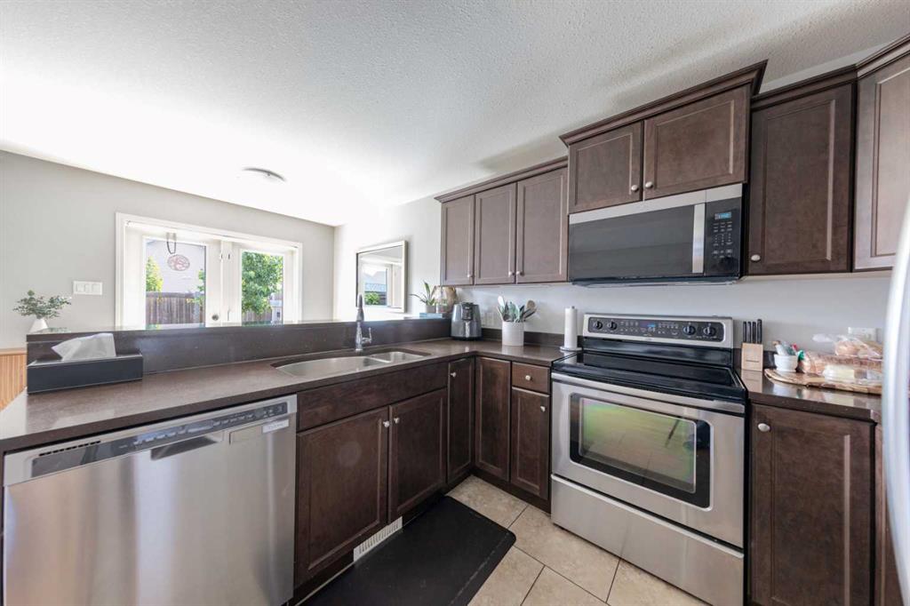 Fifth View of 20, 1407 53 Avenue , College Park, Lloydminster, Alberta, T9V2J5