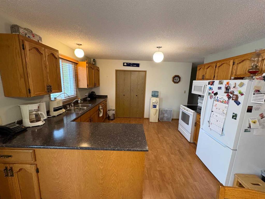 Fifth View of 10313 89 Street , Upper West Peace, Peace River, Alberta, T8S 1N9