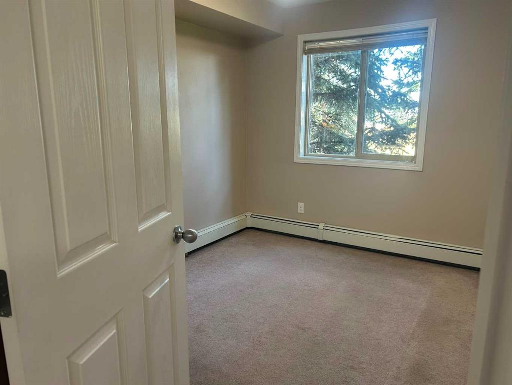 Third View of 105, 355 Taralake Way NE, Taradale, Calgary, Alberta, T3J 0M1