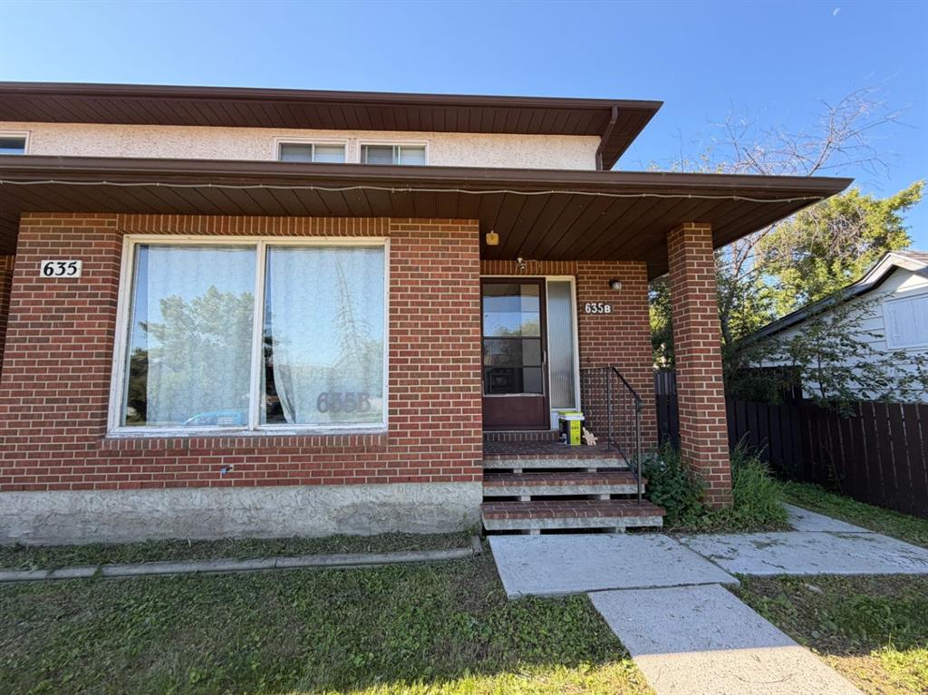 645 3 Avenue W, A2334695, Alberta,