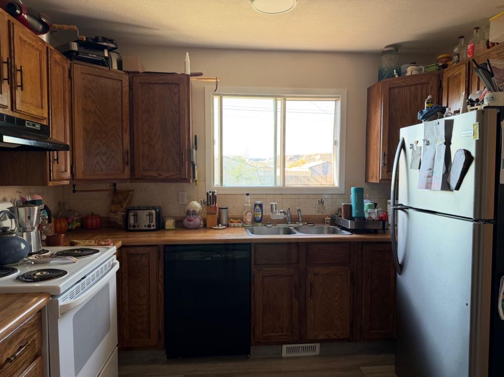 Fourth View of 645 3 Avenue W, Downtown, Drumheller, Alberta, T0J0Y3