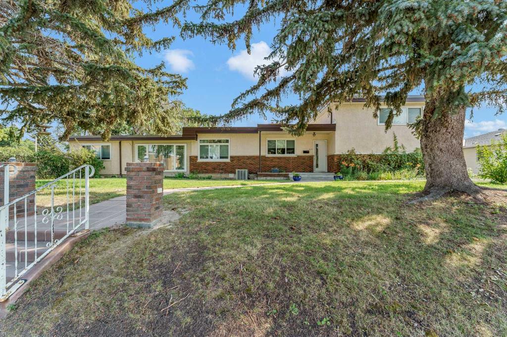 Second View of 303 10 Street SW, SW Hill, Medicine Hat, Alberta, T1A 4R3