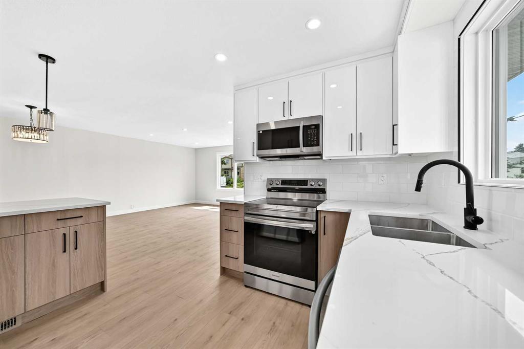Second View of 4 Abingdon Court NE, Abbeydale, Calgary, Alberta, T2A 6S5