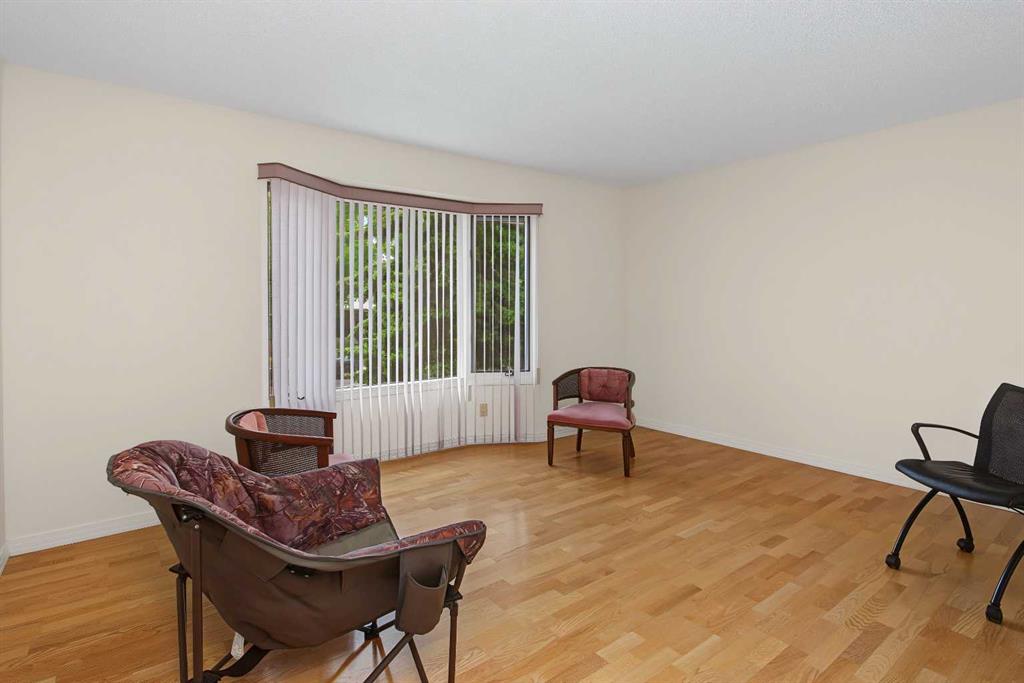 Fifth View of 3414 Morley Trail NW, Charleswood, Calgary, Alberta, T2M 4H4