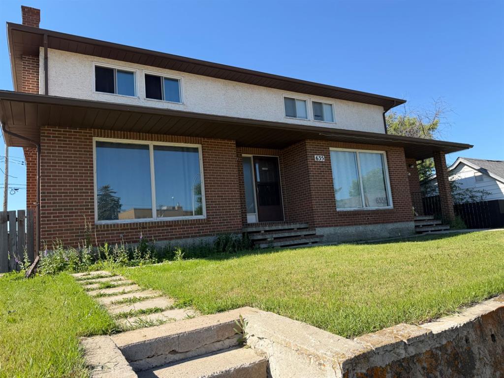 635 3 Avenue W, A2334840, Alberta,