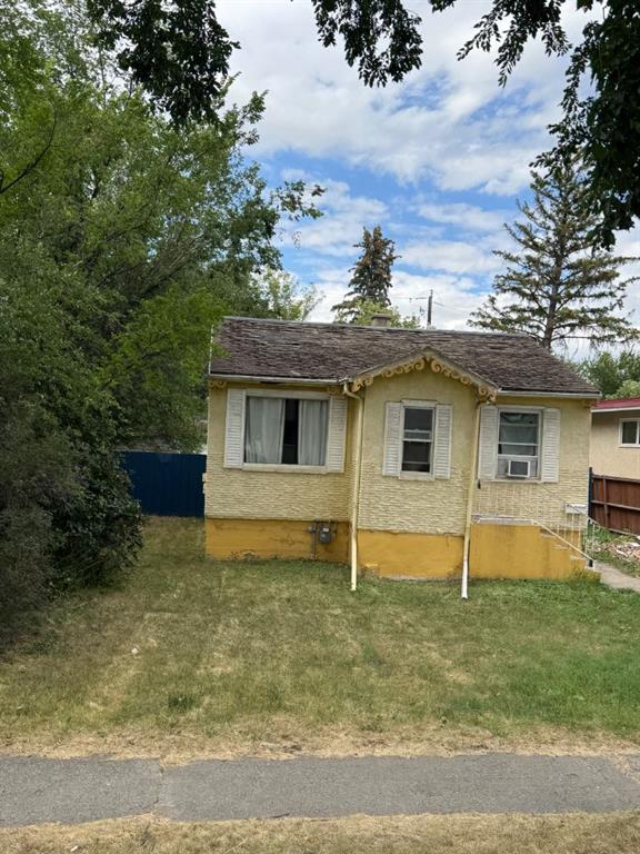 1815 2 Avenue N, A2334867, Alberta,