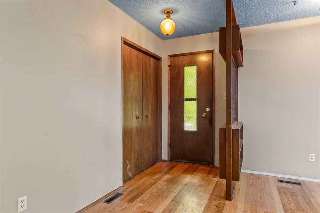 Third View of 724 Canfield Way SW, Canyon Meadows, Calgary, Alberta, T2W 1K1