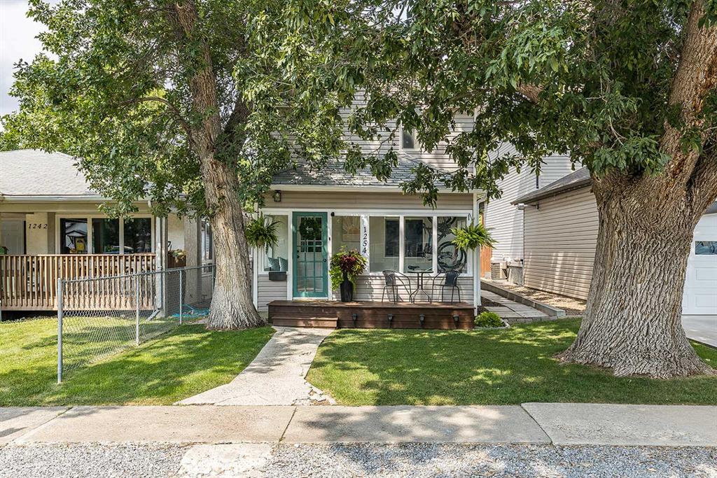 1254 Queen Street SE, A2334918, Alberta,