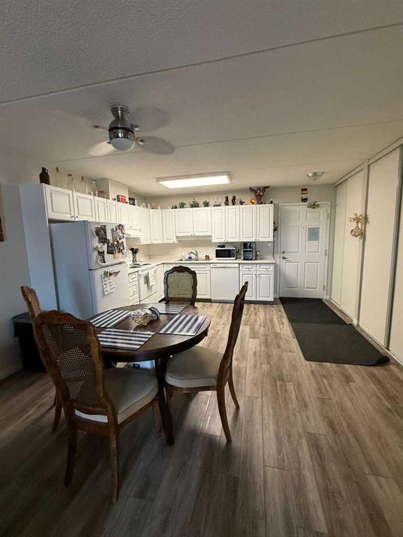 Fifth View of 301, 4514 54 Avenue , NONE, Olds, Alberta, T4H 1W5