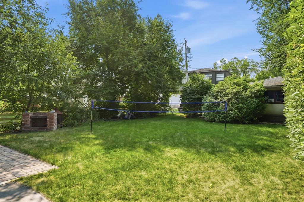 Fourth View of 235 32 Avenue NW, Tuxedo Park, Calgary, Alberta, T2M 2P8